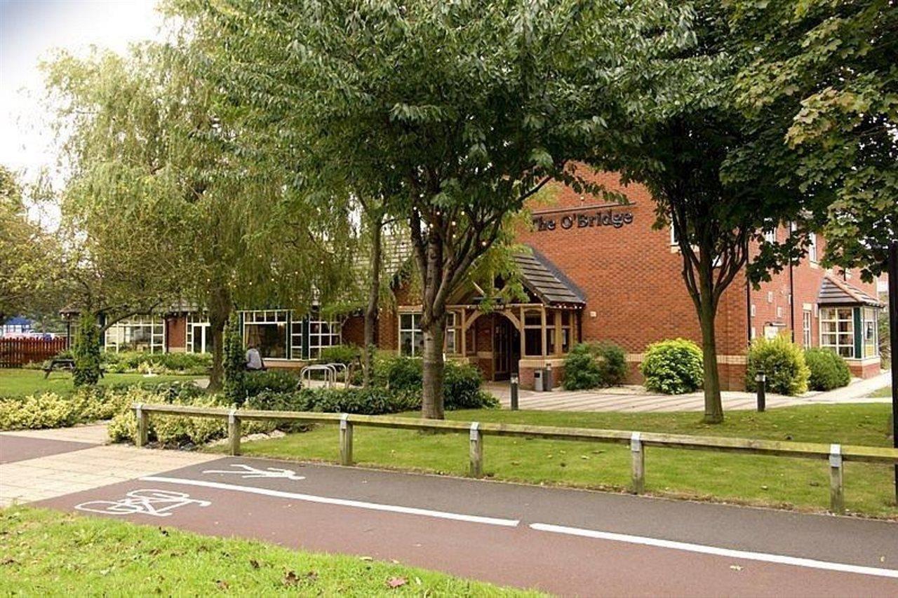 Premier Inn Taunton Central Bagian luar foto