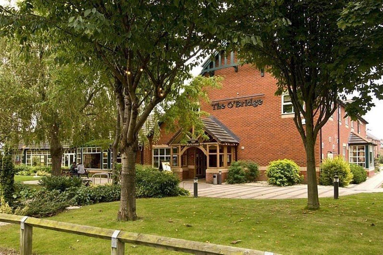 Premier Inn Taunton Central Bagian luar foto