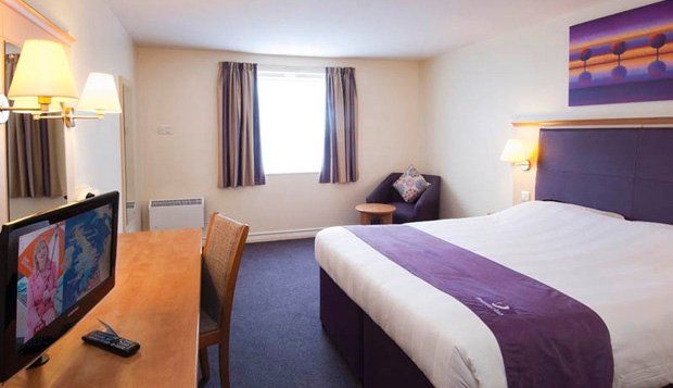 Premier Inn Taunton Central Bagian luar foto